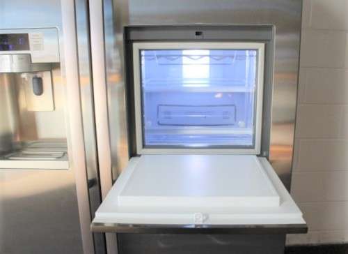 An awesome stainless steel Samsung (Model RSG5Furs) 760 litre side-by-side fridge-freezer