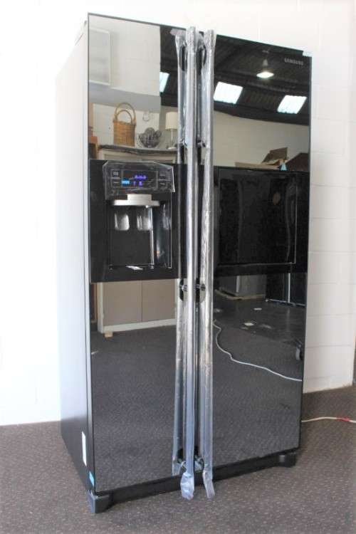 **RS17** Samsung mirror finish (Model RS21HFCMR) 524 litre side-by-side fridge-freezer w/ ice maker