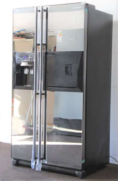 **RS17** Samsung mirror finish (Model RS21HFCMR) 524 litre side-by-side fridge-freezer w/ ice maker