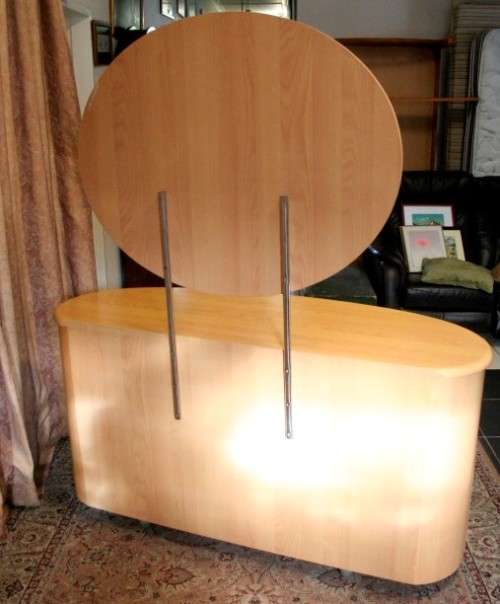 **RS17** A modern styled dressing table with 4 large drawers, side cupboards and an oval mirror