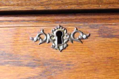 Awesome antique large carved Oak 5-drawer chest of drawers w/ gorgeous period style handles - WOW!!