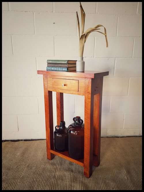 **RS17** Amazing Mahogany single-drawer pedestal w/ modern design - perfect lamp table for a hallway