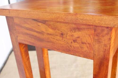 **RS17** Amazing Mahogany single-drawer pedestal w/ modern design - perfect lamp table for a hallway