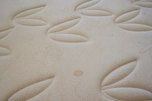 **RS17** A stylish modern Queen bed headboard & base with a Sealy mattress and two pedestals
