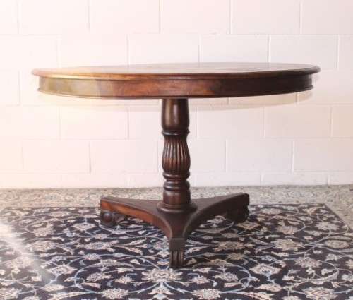 A stunning and solidly made antique Victorian round Rosewood hall/ foyer table with carved feet