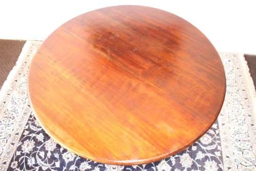 A stunning and solidly made antique Victorian round Rosewood hall/ foyer table with carved feet