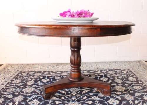 A stunning and solidly made antique Victorian round Rosewood hall/ foyer table with carved feet