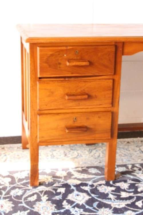 A wonderful vintage compact 3-drawer desk - perfect for a students bedroom or study or office