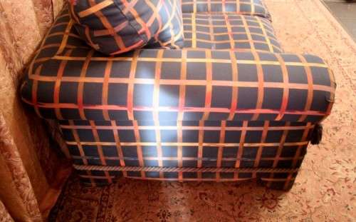 **RS17** A top-quality (202cm long) luxuriously upholstered sofa couch w/ quality finishes - Wow!!!