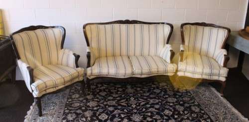 **RS17** Beautiful, newly upholstered Queen Anne lounge suite w/ a 2-seater settee & 2x armchairs