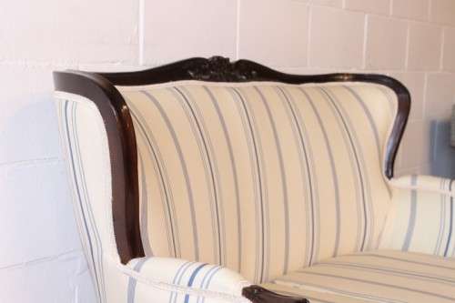 **RS17** Beautiful, newly upholstered Queen Anne lounge suite w/ a 2-seater settee & 2x armchairs
