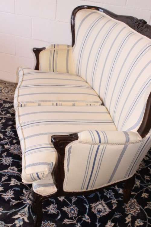 **RS17** Beautiful, newly upholstered Queen Anne lounge suite w/ a 2-seater settee & 2x armchairs
