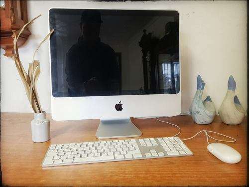 **RS17** Amazing high quality Apple iMac (7.1) desktop w/ keyboard & mouse -in stunning condition!!