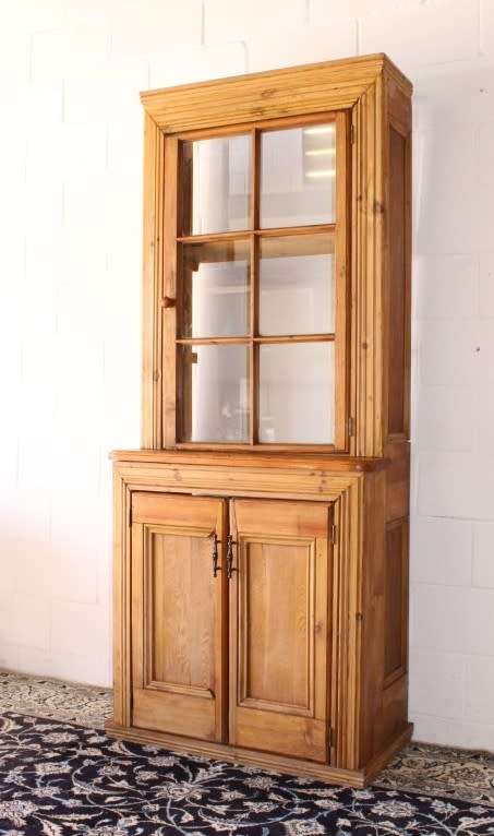 **RS17** An awesome antique (2m tall) solid Oregon cabinet w/ a large glass panelled door & cupboard