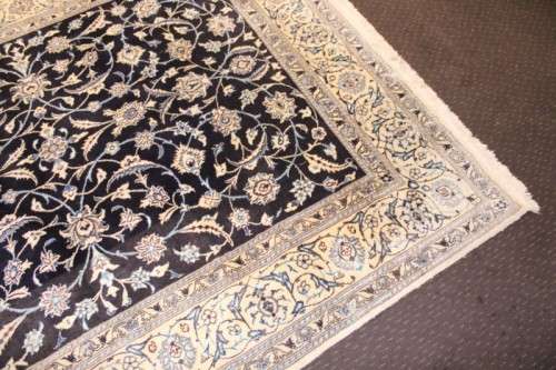 **RS17** An awesome traditional blue and white Iranian Nain Persian carpet - 245cm x 196cm