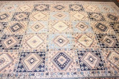 A magnificent & intricately detailed X-large (410cm x 298cm) Persian carpet with a diamond design