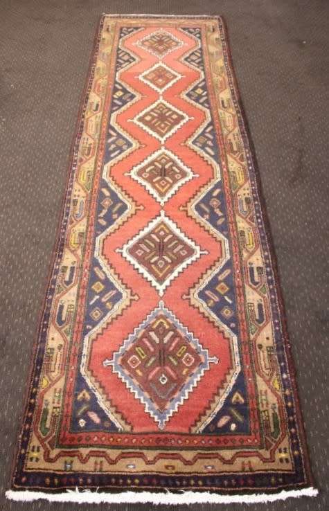A beautiful 3m long traditional hand made Iranian Hamadan Persian runner carpet w/ geometric pattern