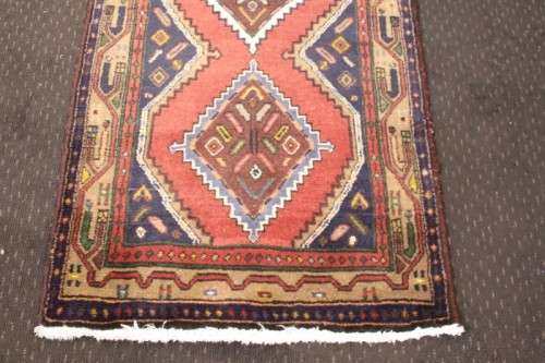 A beautiful 3m long traditional hand made Iranian Hamadan Persian runner carpet w/ geometric pattern