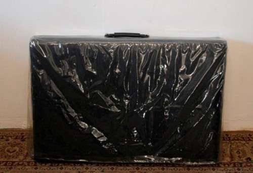 A fantastic fold up portable massage bed, perfect for travelling beauticians.