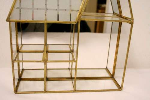 **TS17** A very charming brass and glass (house) printers tray, perfect for miniature ornaments!