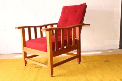 **RS17** Wonderful vintage solid oak Morris chair on castors w/ upholstered cushions in red fabric