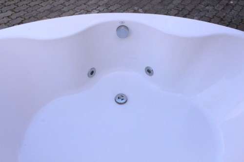 A fantastic Libra corner 6-jet spa bath jacuzzi with a Speck Pump Aqua-1000 pump motor