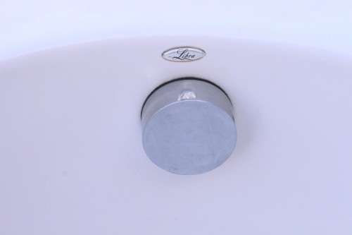 A fantastic Libra corner 6-jet spa bath jacuzzi with a Speck Pump Aqua-1000 pump motor