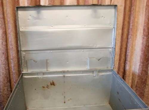**RS17** A fantastic large vintage lockable metal storage trommel NO 5; ideal for linen, tools etc.