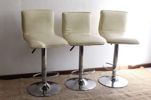 **RS17** 3x awesome modern-styled adjustable ivory colour leather-feel bar chairs w/ chromed bases
