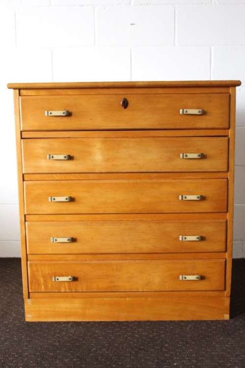 A superb, tall Yellow wood 5-drawer chest of drawers with beautiful period style Art Deco handles