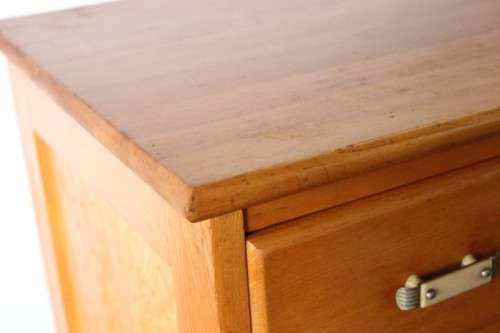 A superb, tall Yellow wood 5-drawer chest of drawers with beautiful period style Art Deco handles