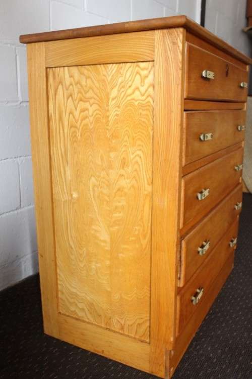 A superb, tall Yellow wood 5-drawer chest of drawers with beautiful period style Art Deco handles