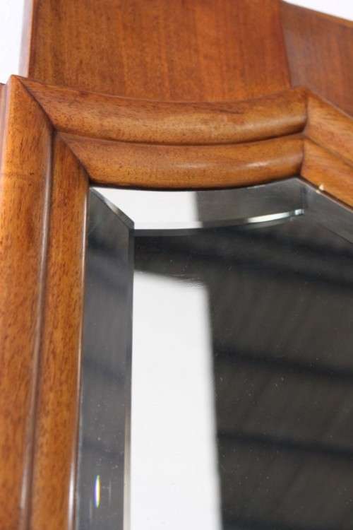 A stunning and beautifully made antique walnut Art Deco dressing table with a bevelled glass mirror