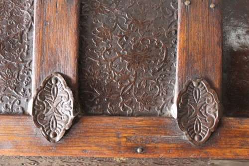 A stunning & rare antique Victorian (c1900) metal-clad wooden camel-back steamer travel trunk