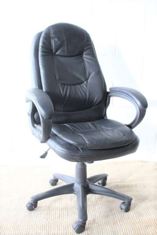 Stunning well made black PU leather executives office chair w/ padded seat & backrest - price/ chair