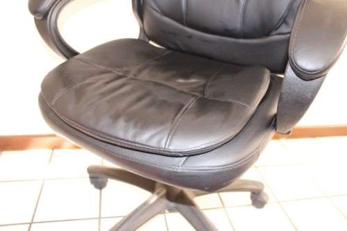 Stunning well made black PU leather executives office chair w/ padded seat & backrest - price/ chair