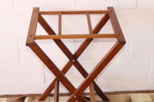 A superb & well made solid teak guest luggage stand in great condition; fold-able for easy storage