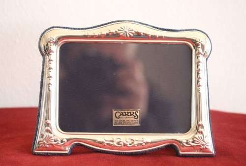 Gorgeous ornately decorated British hallmarked "R Carrs" sterling silver free-standing picture frame