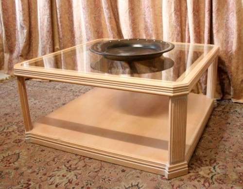 A very stylish Beechwood glass top centre coffee table with clean modern lines - stunning!!!