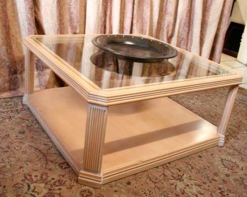 A very stylish Beechwood glass top centre coffee table with clean modern lines - stunning!!!