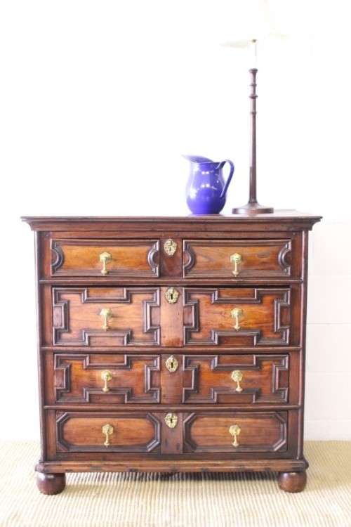 A stunning & beautifully made vintage Oriental Elm wood chest of drawers (2 over3) w/ brass handles