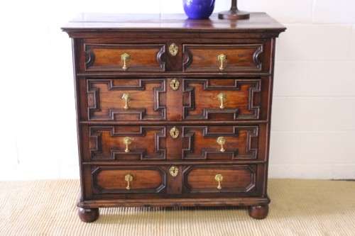 A stunning & beautifully made vintage Oriental Elm wood chest of drawers (2 over3) w/ brass handles