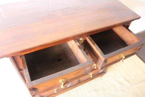 A stunning & beautifully made vintage Oriental Elm wood chest of drawers (2 over3) w/ brass handles