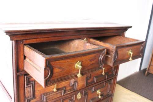 A stunning & beautifully made vintage Oriental Elm wood chest of drawers (2 over3) w/ brass handles