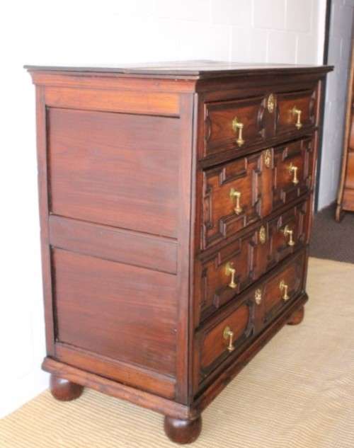 A stunning & beautifully made vintage Oriental Elm wood chest of drawers (2 over3) w/ brass handles