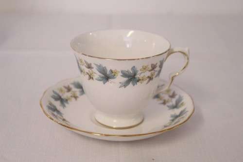 A wonderful vintage Queen Anne fine porcelain tea set including the milk jug and sugar bowl