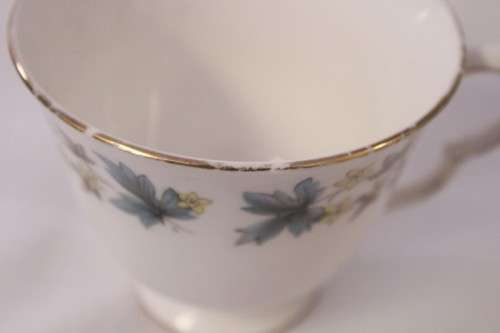 **RS17** Fabulous vintage Queen Anne fine porcelain tea trio including the cup, saucer & cake plate
