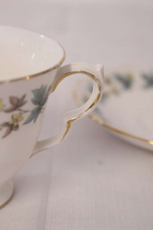 **RS17** Fabulous vintage Queen Anne fine porcelain tea trio including the cup, saucer & cake plate