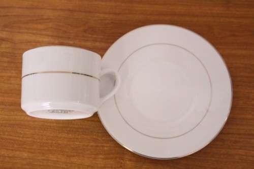 **RS17** Stunning white 8-setting porcelain tea service with a milk jug, sugar bowl and pastry plate