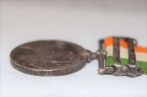 A superb "King's" South African Medal with the 1901 and 1902 clasps for the 2nd Boer War & ribbon